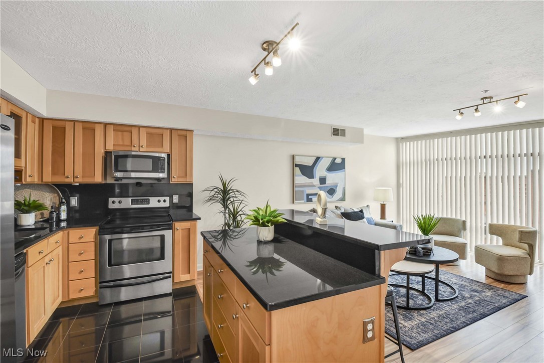 2222 Detroit Avenue 717