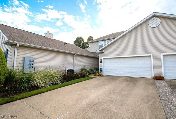 7567 MONTEREY BAY DR UNIT 4, MENTOR ON THE LAKE, OH 44060 - Image bc19e1d8039ebbb3bfaf1b0b28f1d24a/2076597858