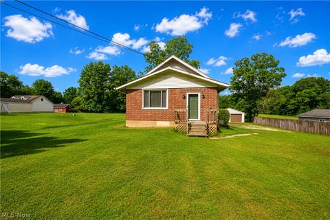Homes For Sale - 2984 Massillon Road<br/> Akron, OH 44312