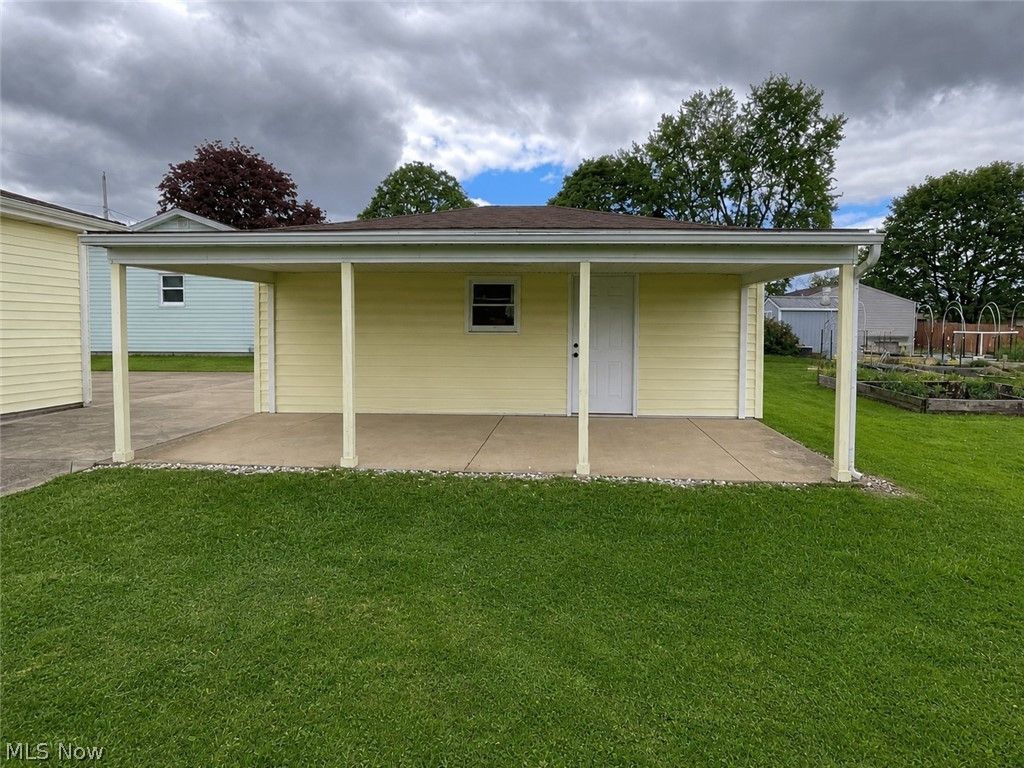 Photo of 525 W Omar Street, Struthers, OH 44471 (MLS # 5203611)