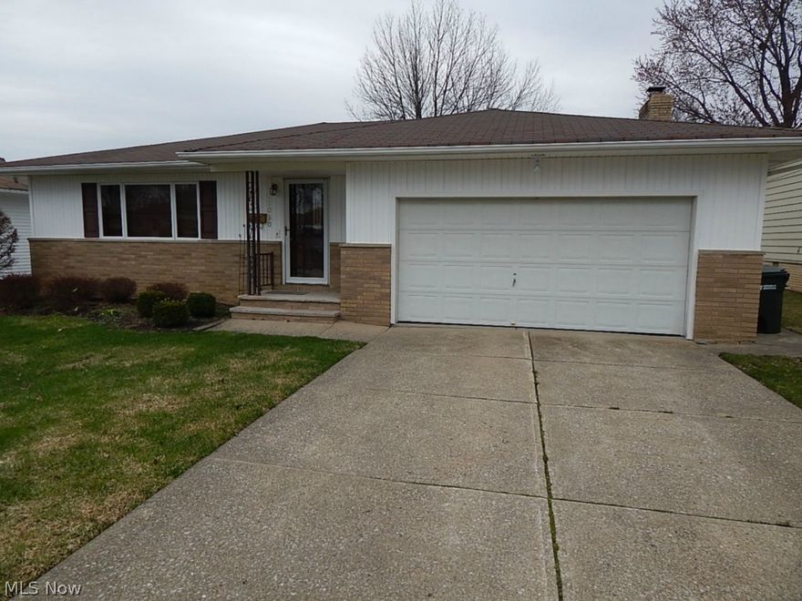 Brick and vinyl ranch with fantastic family room featuring full wall stone wood burning fireplace and sliders to patio.
Hardwood floors in most rooms, also hardwood floors under carpet in living room and dining room. Partially finished basement with pool table, dartboard - perfect for kids! Newer windows, vinyl and roof. Roomy two car garage attached to house. Walking distance to Bonnie Banks community park. Ready for
your decorating touches!