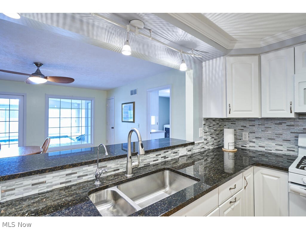 Country Club Estates - Residential