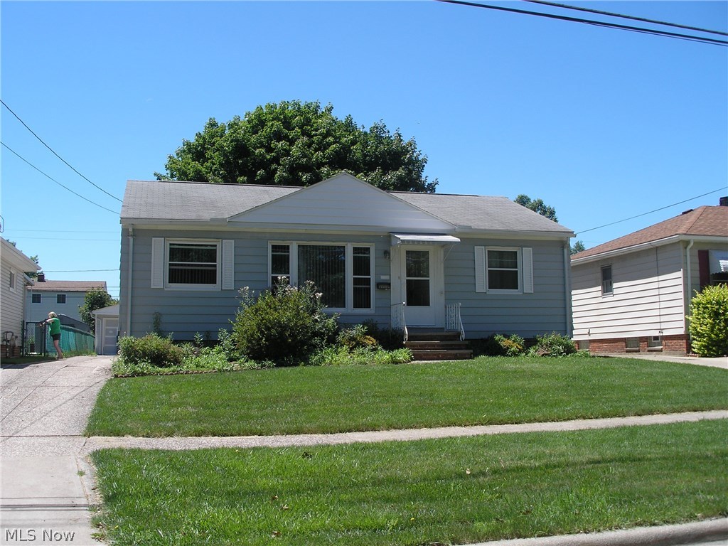 Great ranch in a great area near the parkway! 3 bedroom ranch with a screened porch off the back. 2.5 car garage.