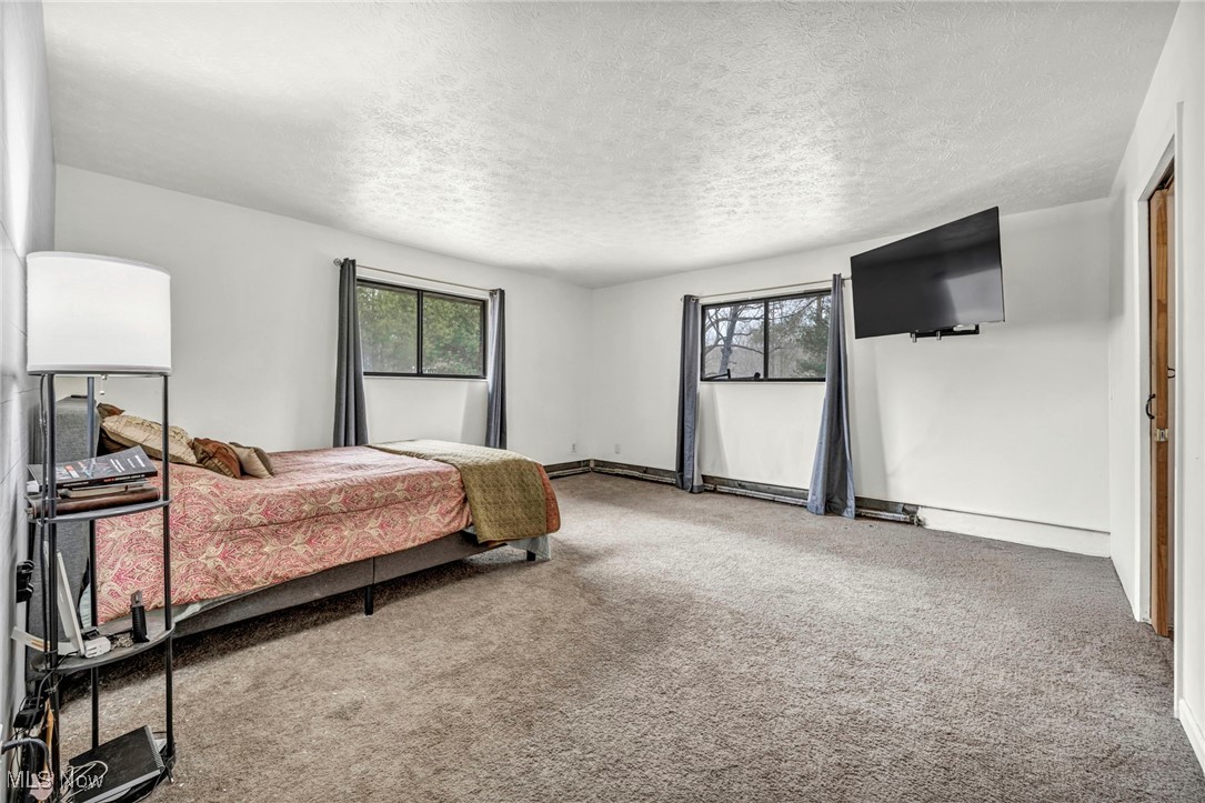 Kenston Lake Estate - Residential