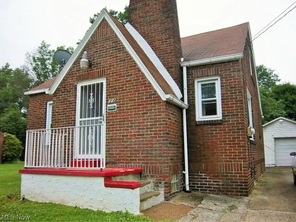 Nice brick ranch. Eat in kitchen, bedroom & bath on first floor. Huge bedroom on second floor. Large enough to half a sitting room. Large enclosed back porch. Very nice back yard for family gatherings.