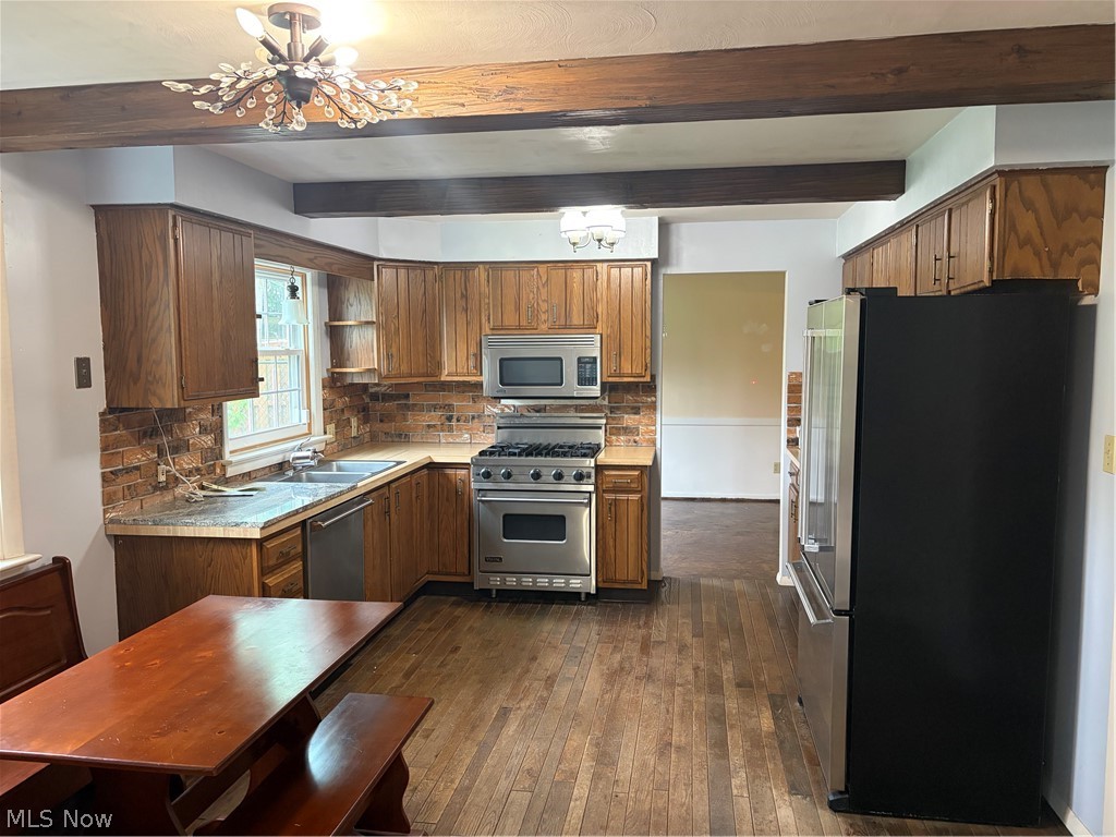 Elmknoll Heights - Residential