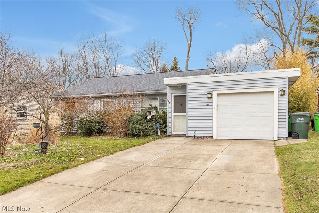 Photo of 1231 Ranchland Drive, Mayfield Heights, OH 44124 (MLS # 5194961)