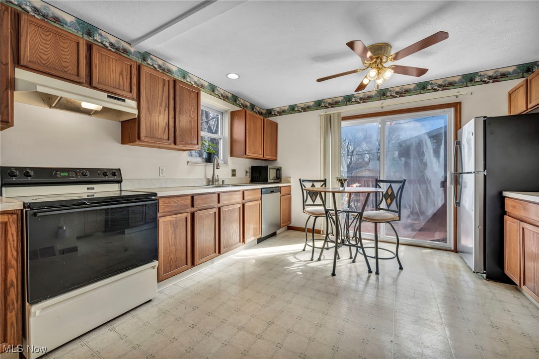 915 Cherokee Trail, Willoughby, Ohio image 9