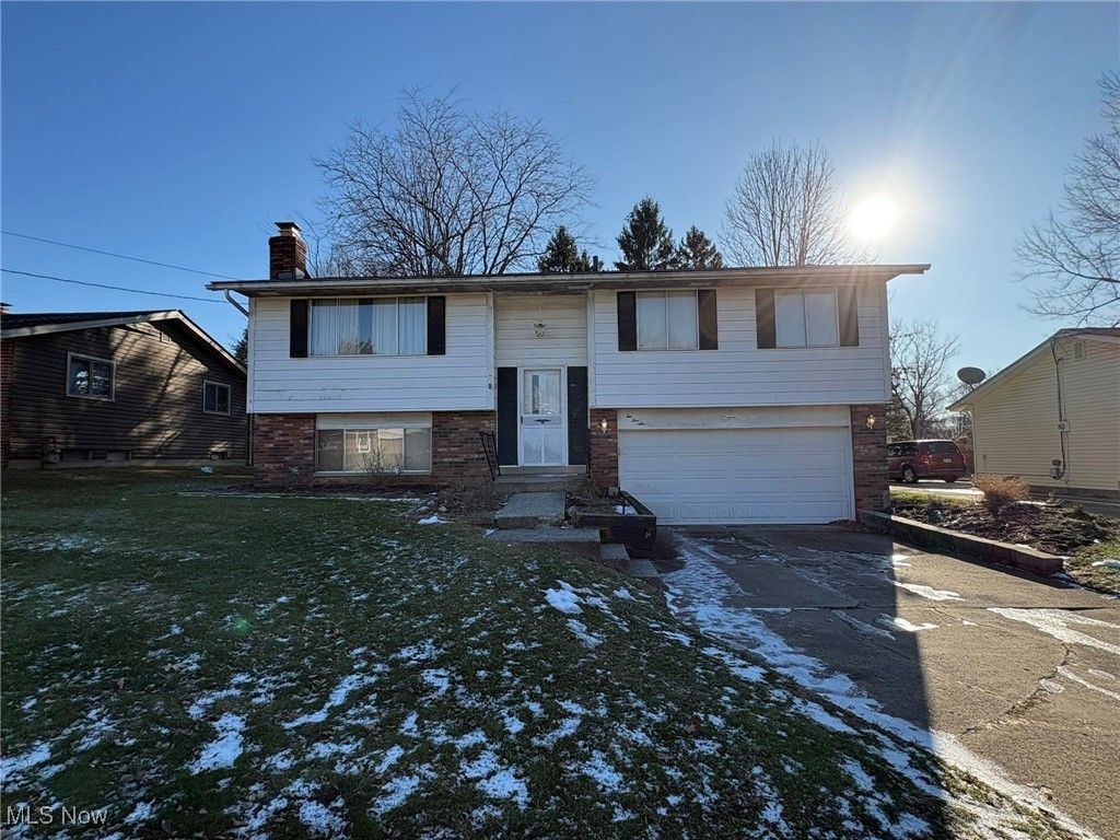 Photo of 256 Monroe Drive, Northfield, OH 44067 (MLS # 5178275)