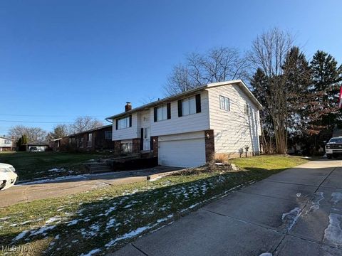 Tiny photo for 256 Monroe Drive, Northfield, OH 44067 (MLS # 5178275)