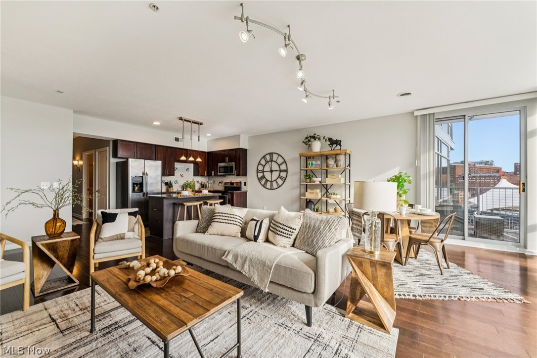 1237 Washington Avenue 1002