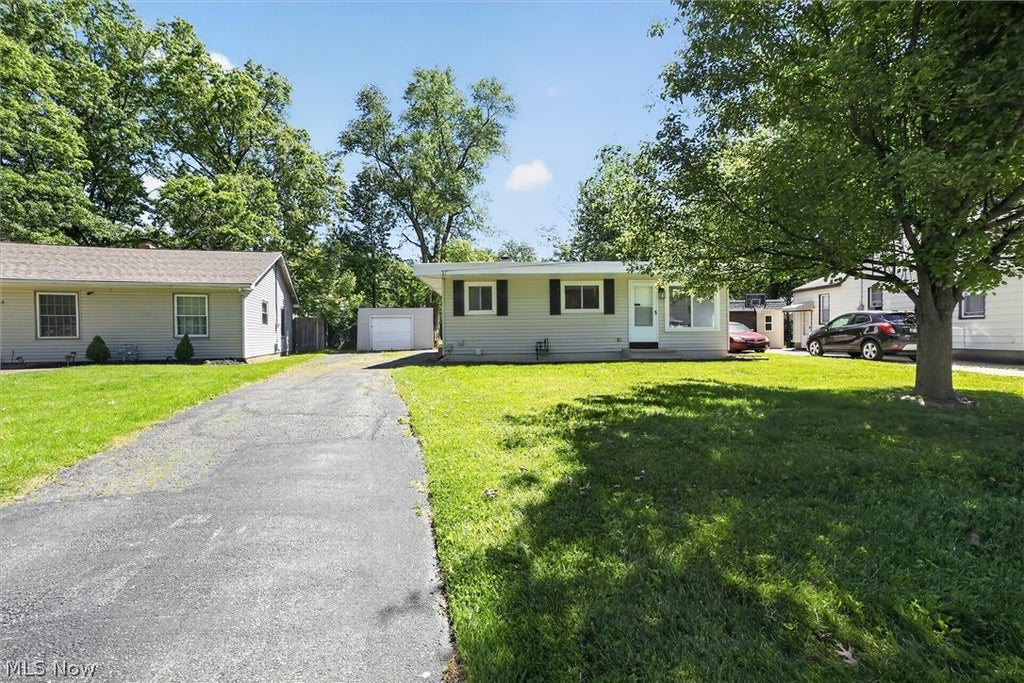 Photo of 1239 E 332nd Street, Eastlake, OH 44095 (MLS # 5214363)