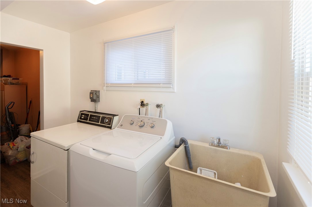 Cleveland, Ohio 44135, United States, 4 Bedrooms Bedrooms, ,1 BathroomBathrooms,Residential,Active,222019