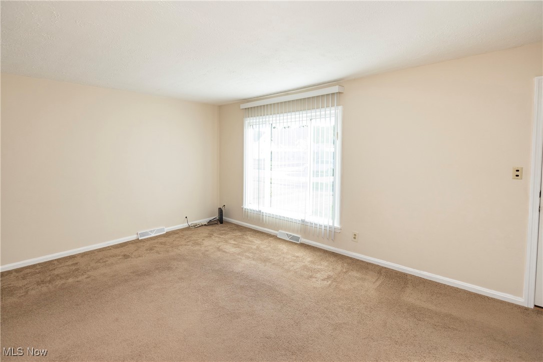 Cleveland, Ohio 44135, United States, 4 Bedrooms Bedrooms, ,1 BathroomBathrooms,Residential,Active,222019