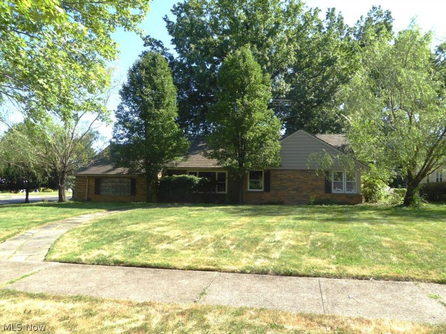 Super spacious ranch with wonderful floor plan and great room sizes.  Attractive kitchen and bathroom updates, must see! Modern decor! Family room in rear!  Dining room with built in shelving.  Hardwood flooring throughout.  Corner lot and attached two car garage. You don't want to miss this house, make it yours today!  This is a Fannie Mae HomePath property. All information is approximate.