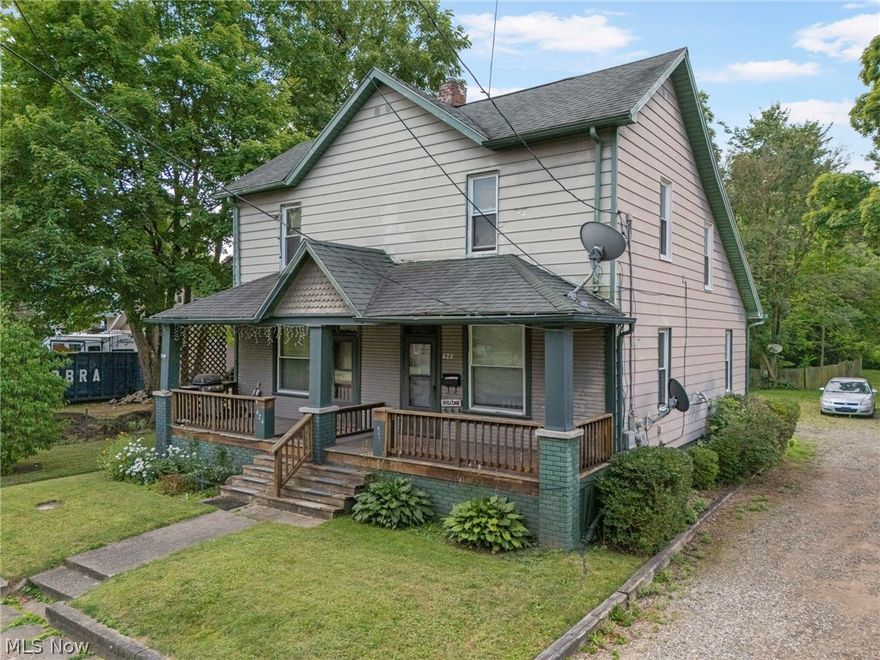 Online Only Auction. Bidding is open & begins closing on Thursday August 28th, 2024 at 6:00PM. This 2-story duplex offers a great investment opportunity, featuring a total of 2,124 sq. ft. and a 2-car garage on a city lot. The property consists of two units: 
Left side unit: 2 bedrooms, 1 bath, kitchen, living room, and laundry in the basement. 
Right side unit: 2 bedrooms, 1 bath, kitchen, living room, and laundry in the basement. 
Whether you're looking for an investment property or a place to call home, you could live on one side and let the other side cover your mortgage payment. The property features gas forced air heating and hot water. Stoves and refrigerators are included in the sale.