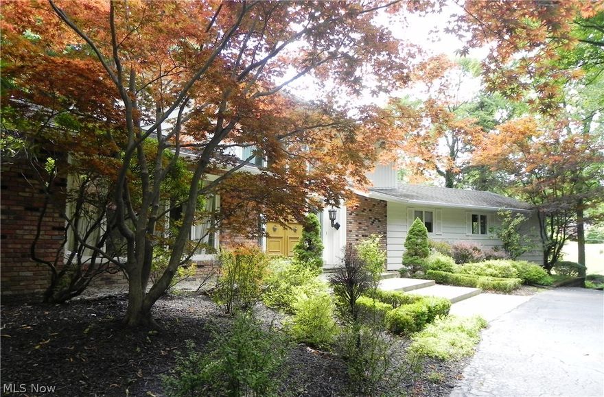 Contemporary Colonial with open floor plan. Formal living room, dining room, family room with a wet bar, 3 sun room and enclosed patio area. Ask how you can receive up to 3% in closing cost and prepaid assistance.  This is a Fannie Mae Property.