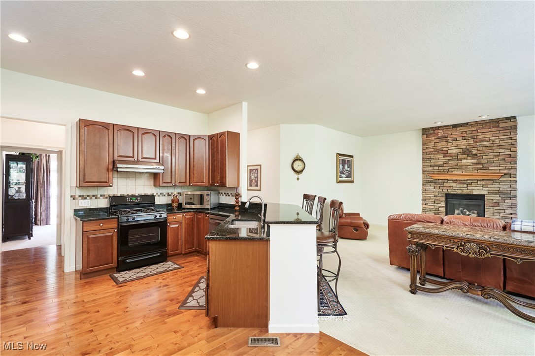 Richfield, Ohio 44286, United States, 4 Bedrooms Bedrooms, ,4 BathroomsBathrooms,Residential,Contingent,136746