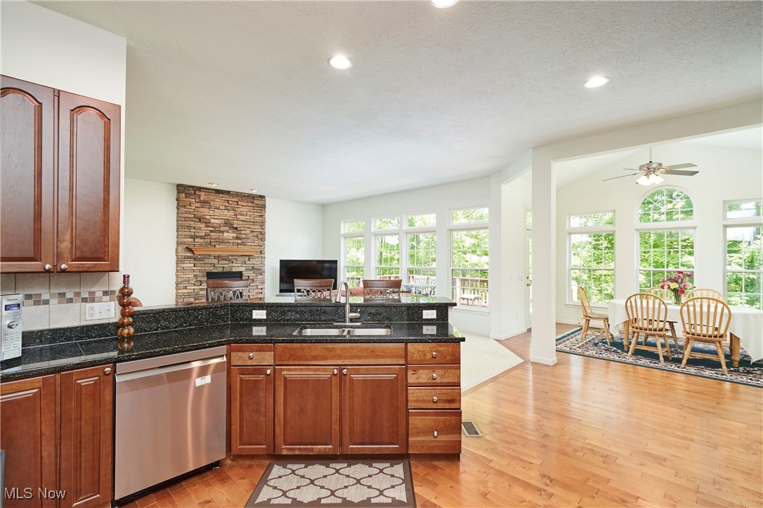 Richfield, Ohio 44286, United States, 4 Bedrooms Bedrooms, ,4 BathroomsBathrooms,Residential,Contingent,136746