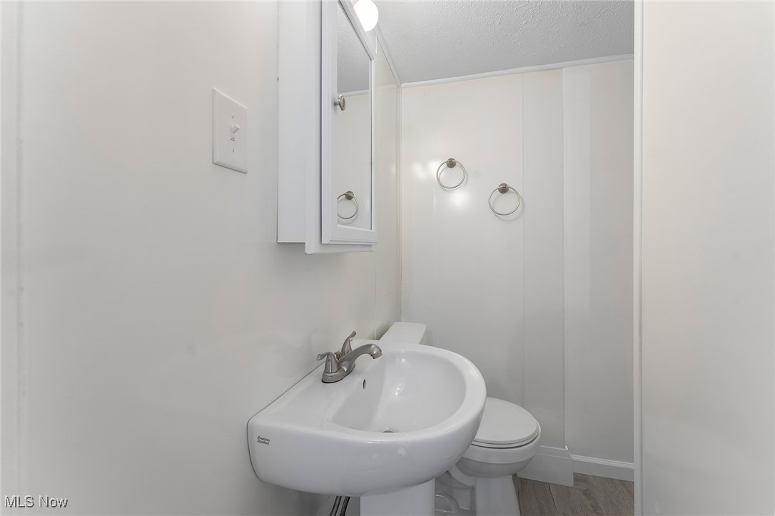 215 Holford Avenue, Niles, Ohio image 20