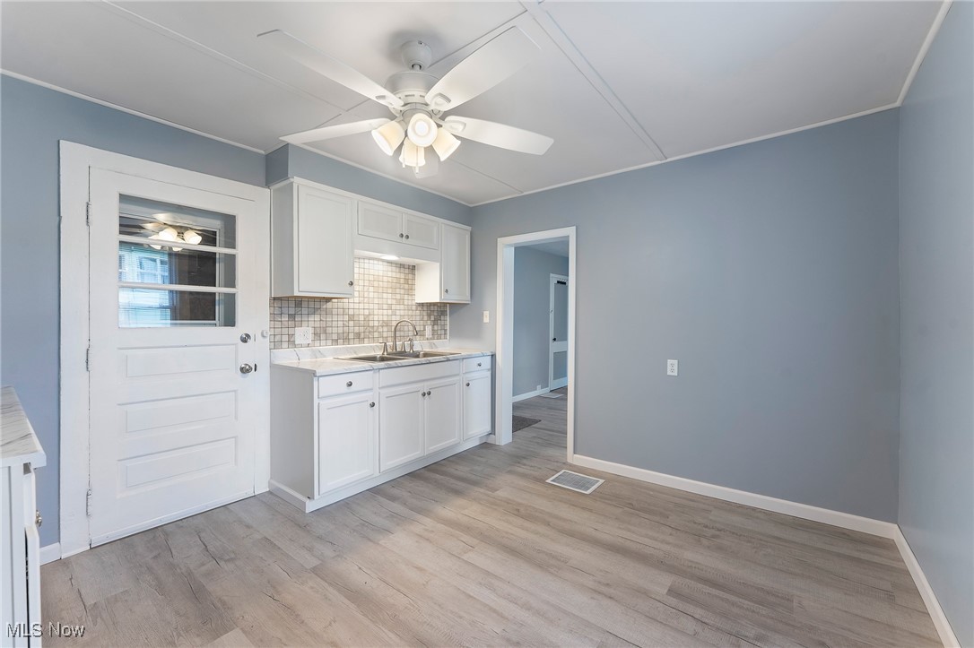 215 Holford Avenue, Niles, Ohio image 3
