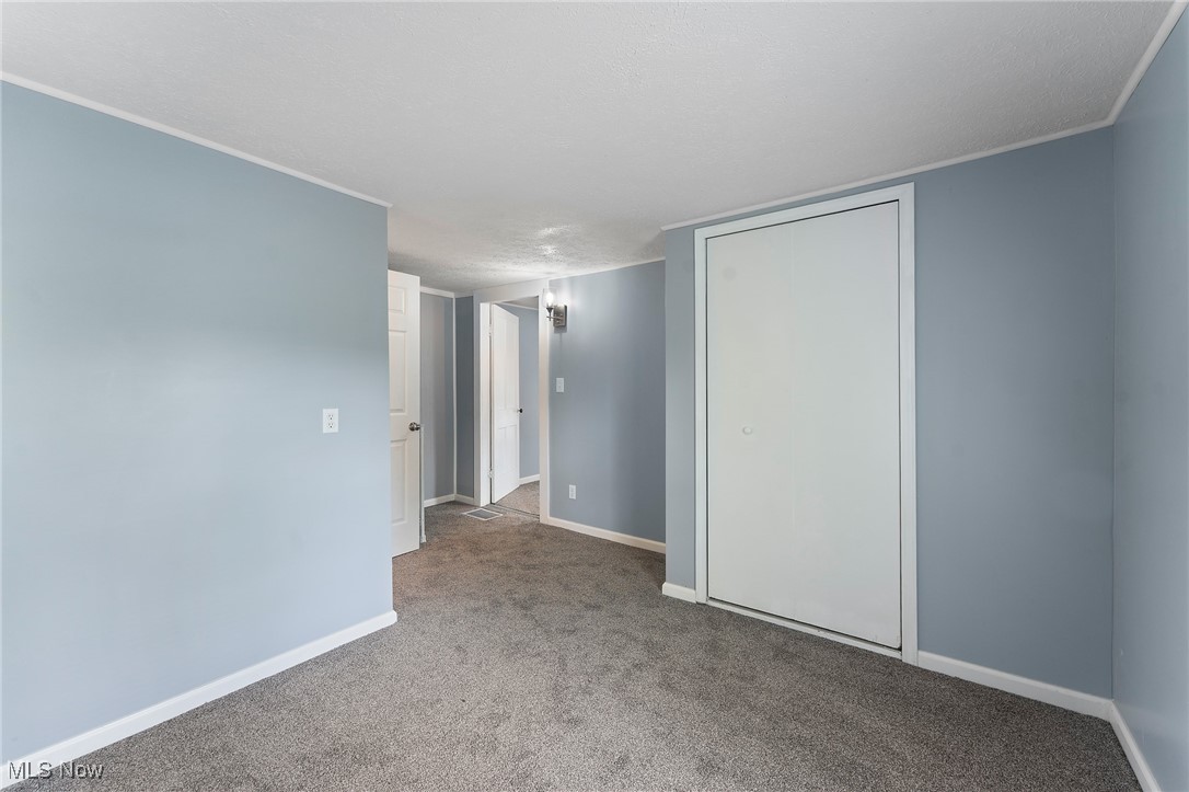 215 Holford Avenue, Niles, Ohio image 18