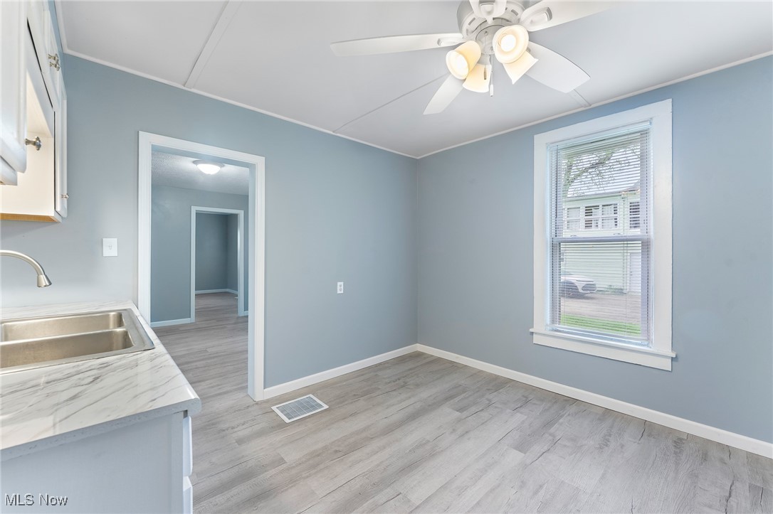 215 Holford Avenue, Niles, Ohio image 10