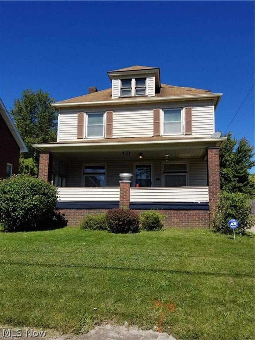 Make this charming house your new home for the New Year!! 3 bedroom, 2 bath home.  1st month rent, last month rent , plus security deposit required. Includes refrigerator and stove. Must submit an online application. There is a $300.00 non refundable pet deposit per pet. HOME SECURITY IS​​‌​​​​‌​‌​​​‌‌​​​‌‌‌​​‌​​‌‌​​​​ LEASED