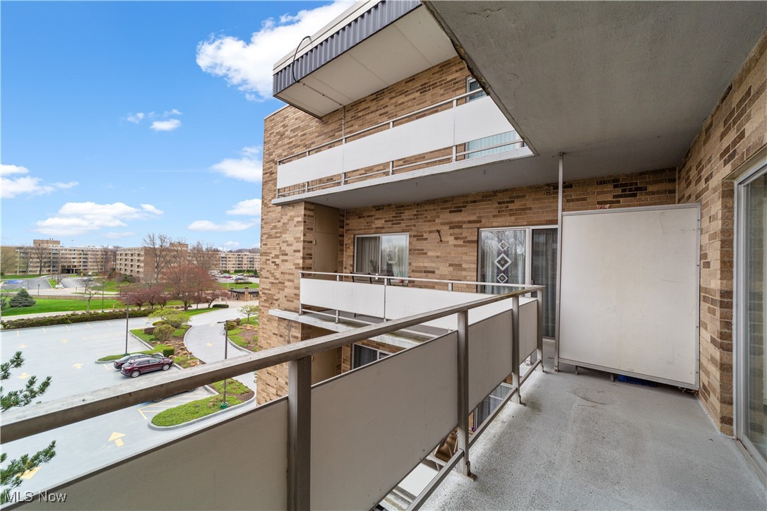 Acacia/Green Condo - Residential