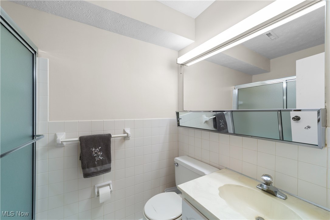 Acacia/Green Condo - Residential