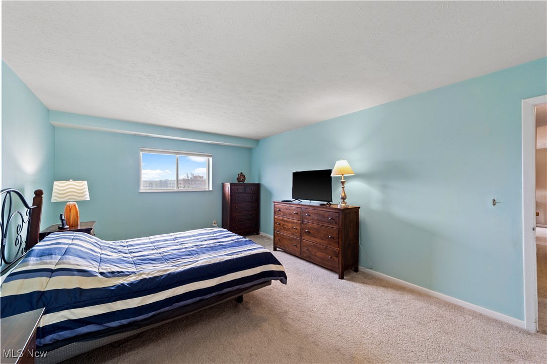 Acacia/Green Condo - Residential