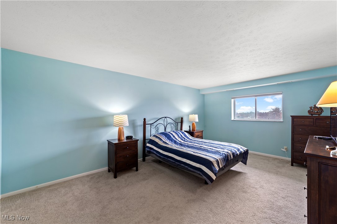 Acacia/Green Condo - Residential