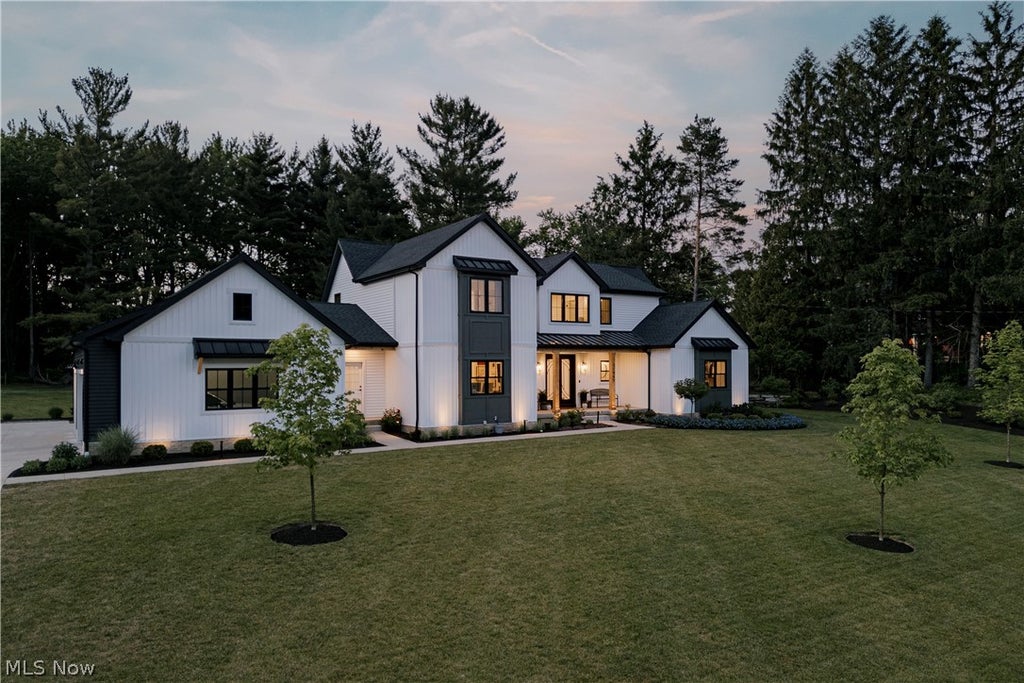 Photo of 31949 Pinetree Road, Pepper Pike, OH 44124 (MLS # 5217100)