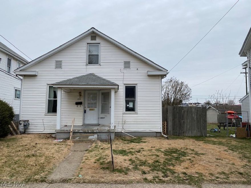 This 3 bedroom, 1 bath home has a very nice fenced back yard with off street parking. Nice front yard with room for a flower garden. One bedroom is captured.