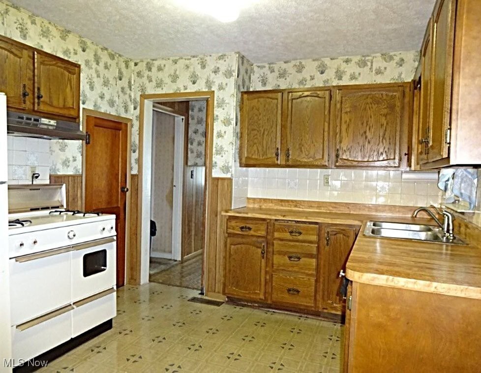210 Third Street, Spencer, West Virginia image 12