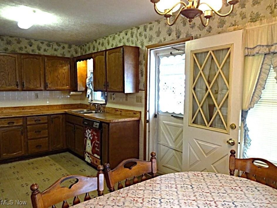 210 Third Street, Spencer, West Virginia image 11
