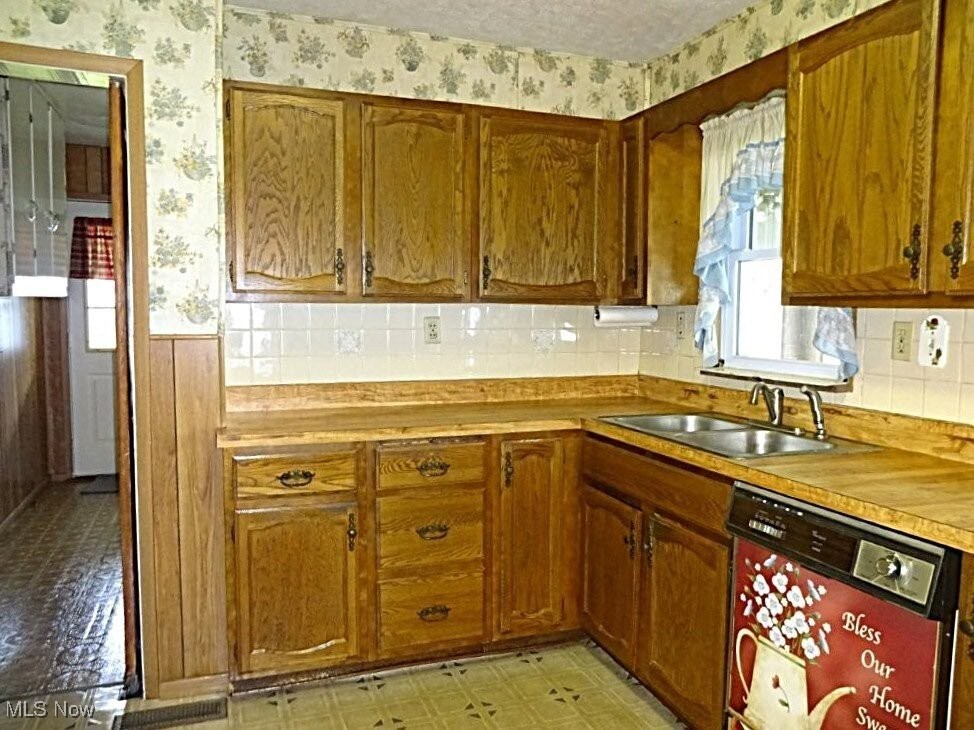 210 Third Street, Spencer, West Virginia image 14