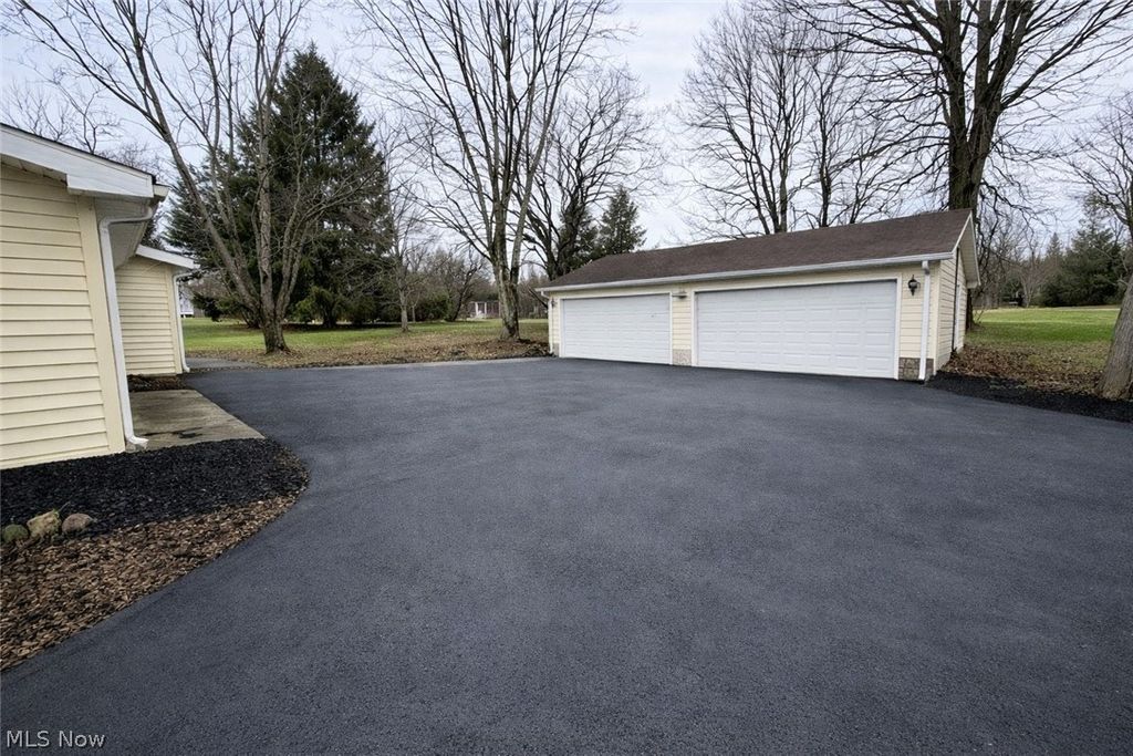 Photo of 18832 Maplewood Lane, Chagrin Falls, OH 44023 (MLS # 5188351)