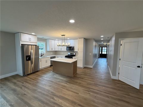 Tiny photo for 3010 9th Avenue, Vienna, WV 26105 (MLS # 5181151)