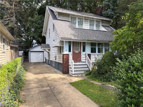 Homes For Sale - 609 E Glenwood Avenue<br/> Akron, OH 44310