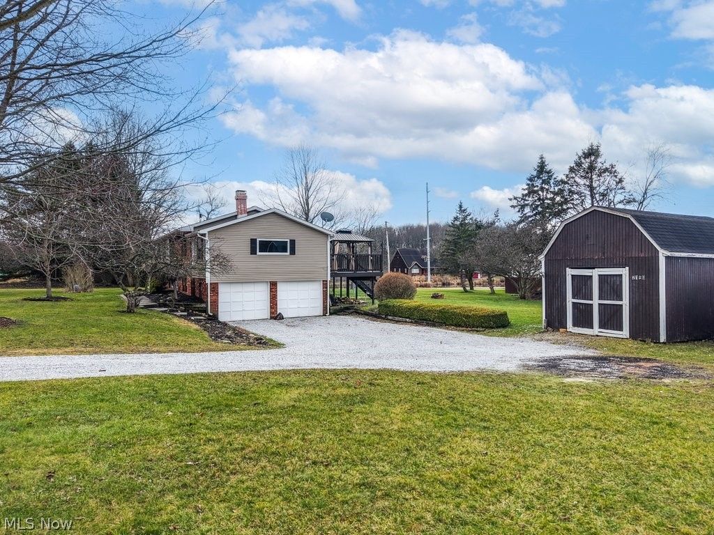 Photo of 2190 Waterbury Drive, Uniontown, OH 44685 (MLS # 5205826)