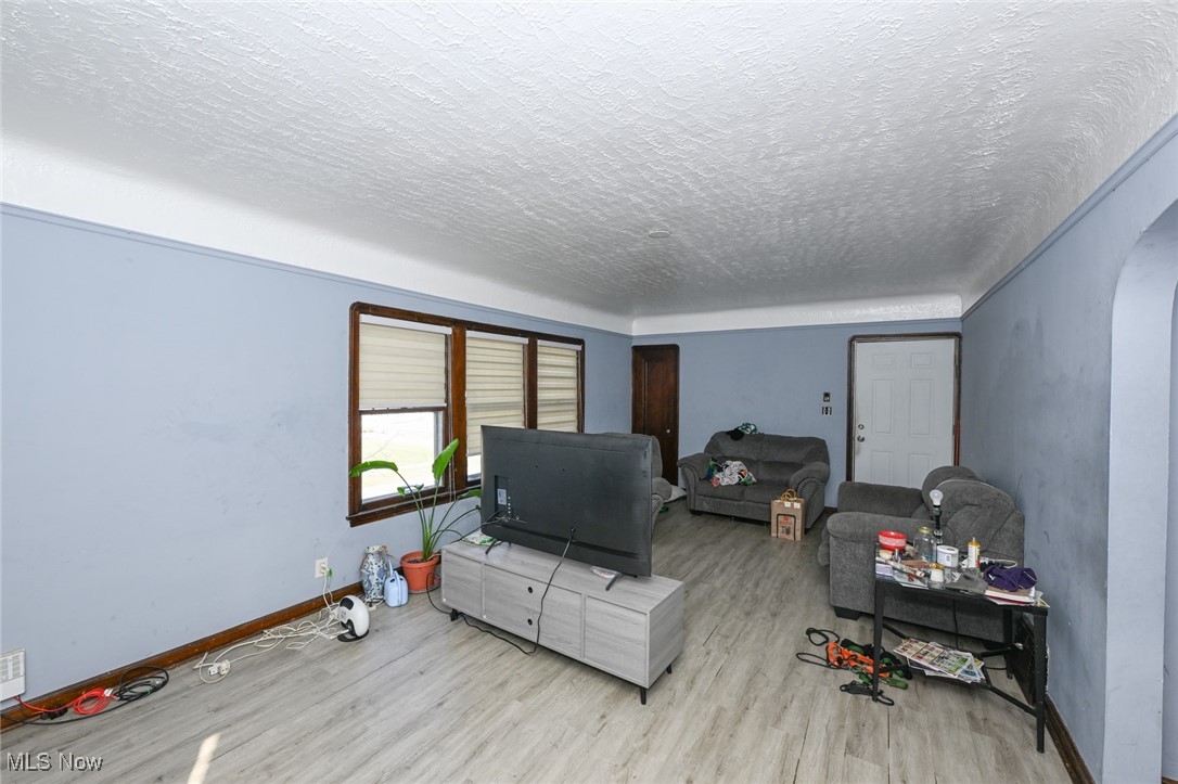 1537 Genesee Road