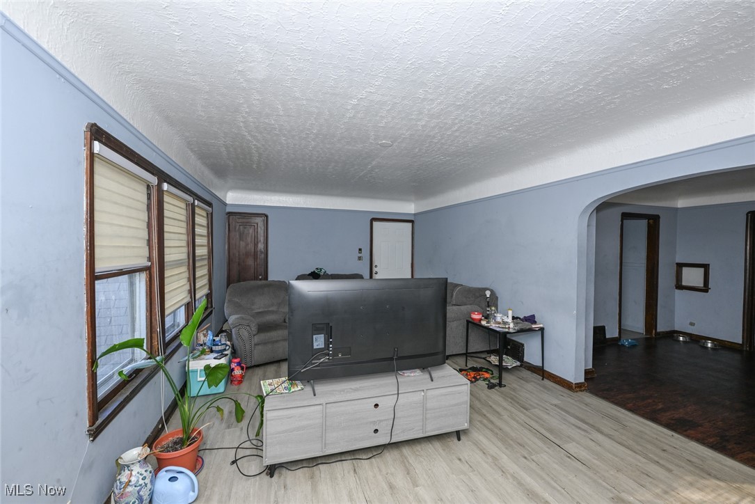 1537 Genesee Road