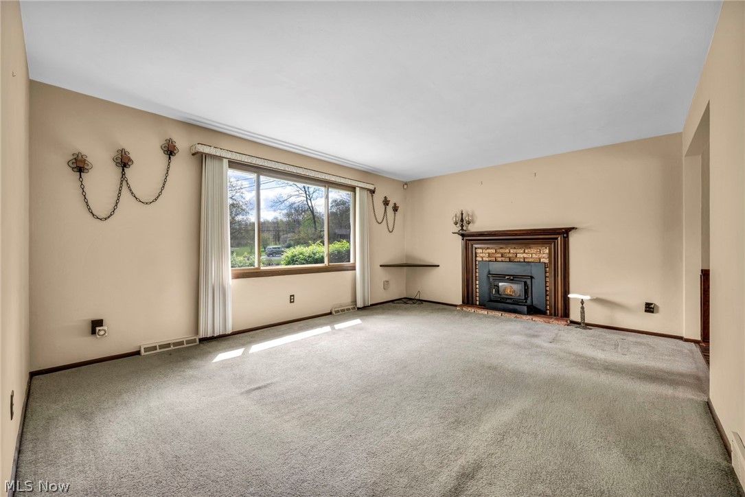 Village/Mineral Rdg - Residential