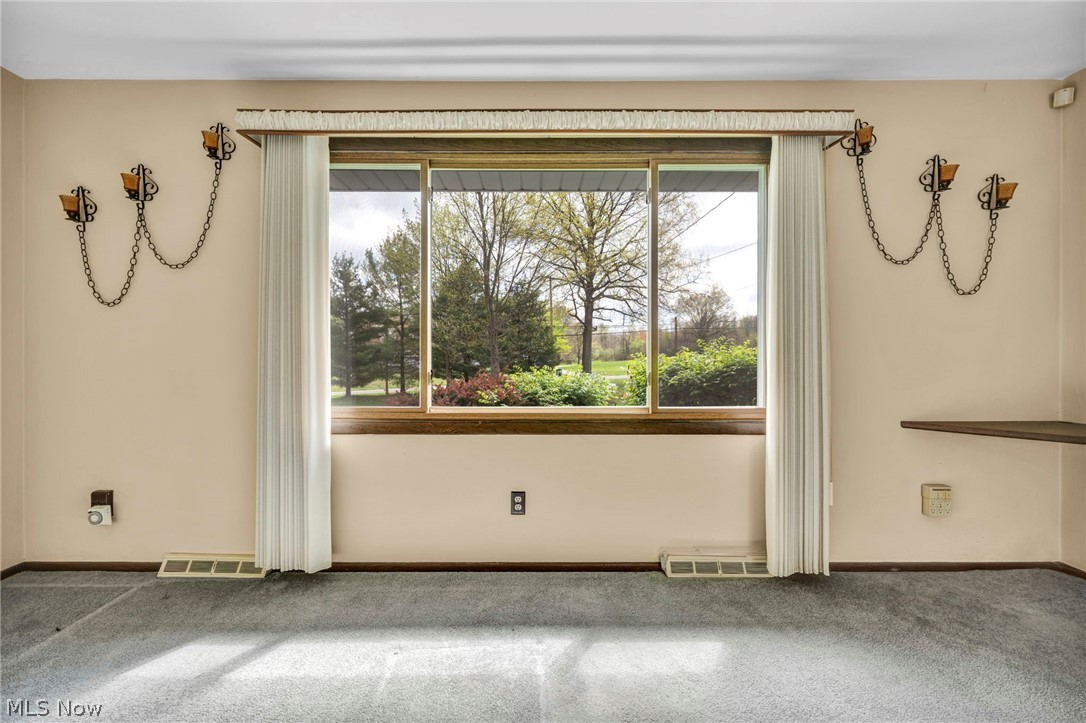 Village/Mineral Rdg - Residential