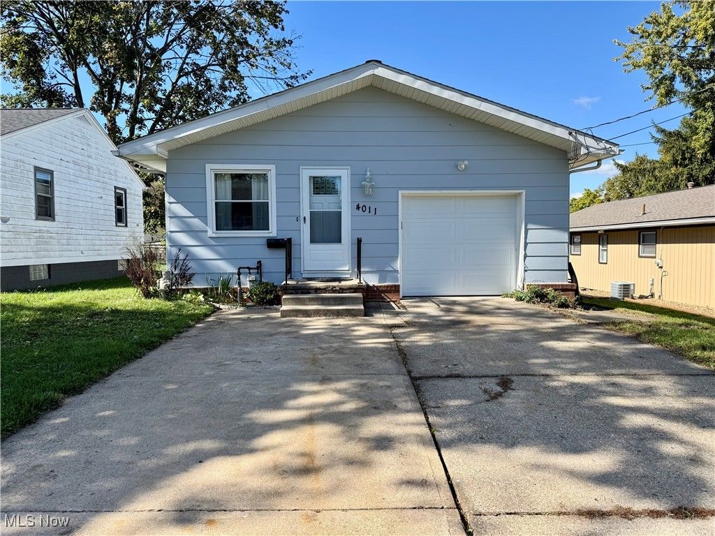 Photo of 4011 Shanabruck Avenue NW, Canton, OH 44709 (MLS # 5180529)