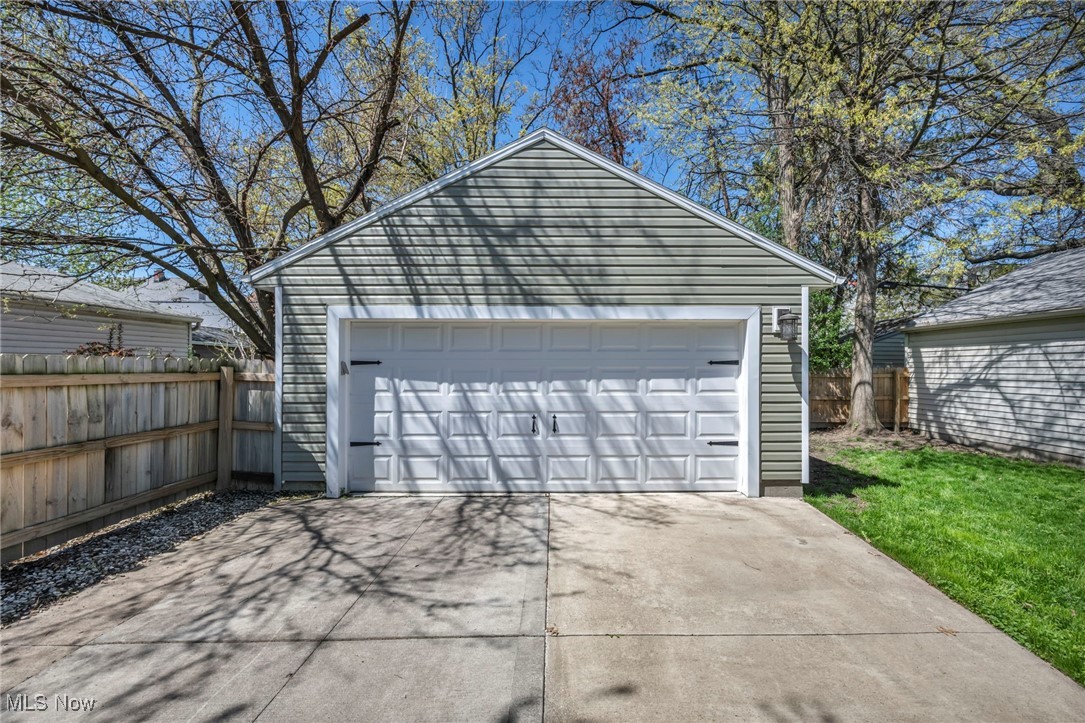 1250 Saint Charles Avenue, Lakewood, Ohio image 40