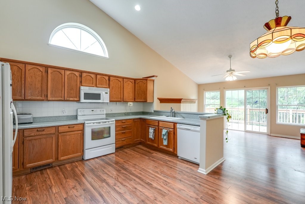 136 Kensington Court, Aurora, Ohio image 14