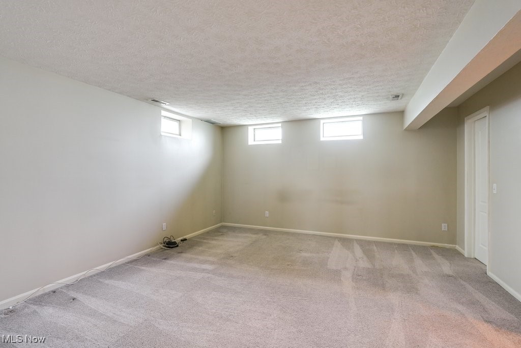 136 Kensington Court, Aurora, Ohio image 31