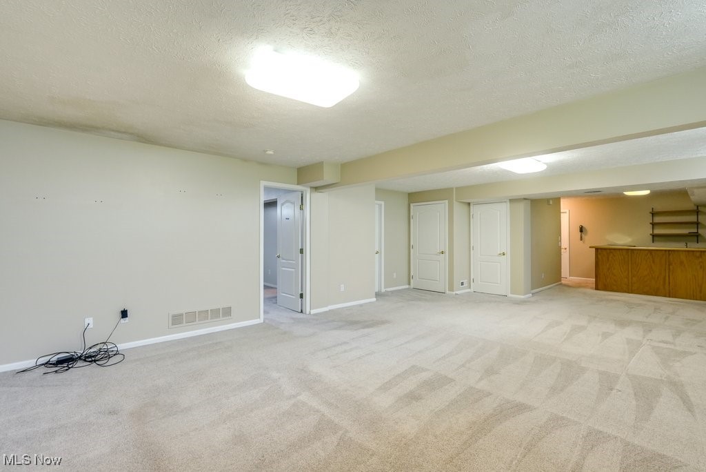 136 Kensington Court, Aurora, Ohio image 30